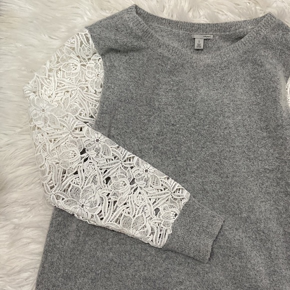 Halogen Gray Chunky Wool Blend Sweater with Lace Sleeves - Picture 6 of 7